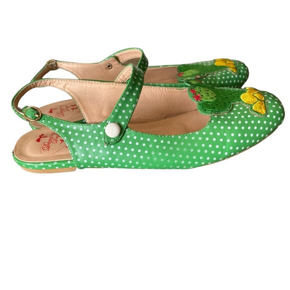 Dancing Days By Banned Retro Cactus Green Polka Dot Slingback Flats size 39 9 - Picture 5 of 12